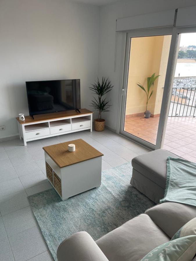 Апартаменты Aquamarine Sant Feliu En La Playa Con Patio Сан-Фелиу-де-Гишольс Экстерьер фото
