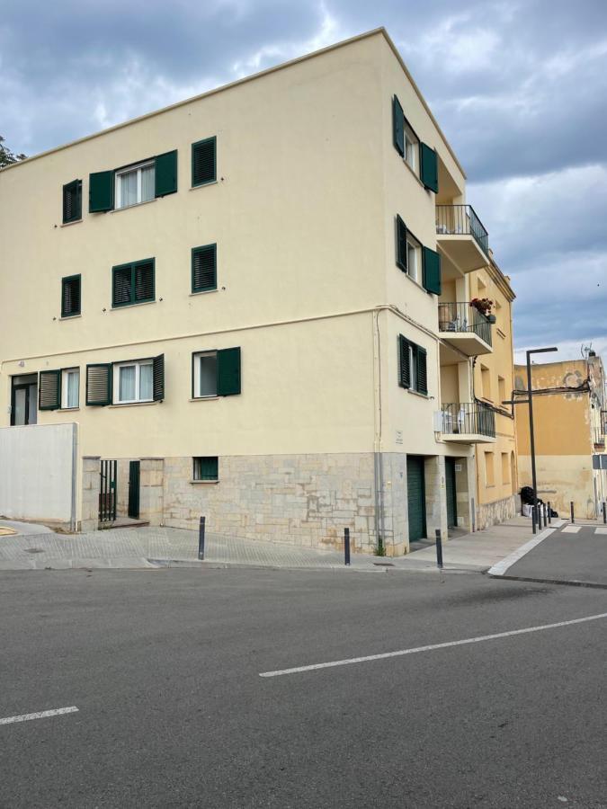 Апартаменты Aquamarine Sant Feliu En La Playa Con Patio Сан-Фелиу-де-Гишольс Экстерьер фото
