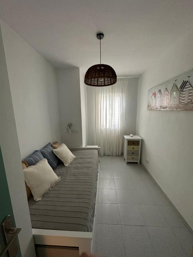 Апартаменты Aquamarine Sant Feliu En La Playa Con Patio Сан-Фелиу-де-Гишольс Экстерьер фото