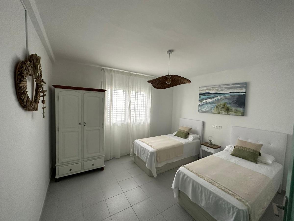 Апартаменты Aquamarine Sant Feliu En La Playa Con Patio Сан-Фелиу-де-Гишольс Экстерьер фото